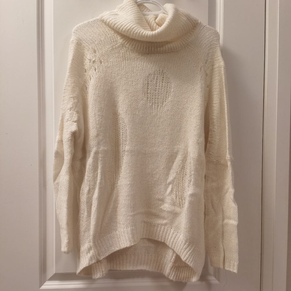 BCBG knitwear